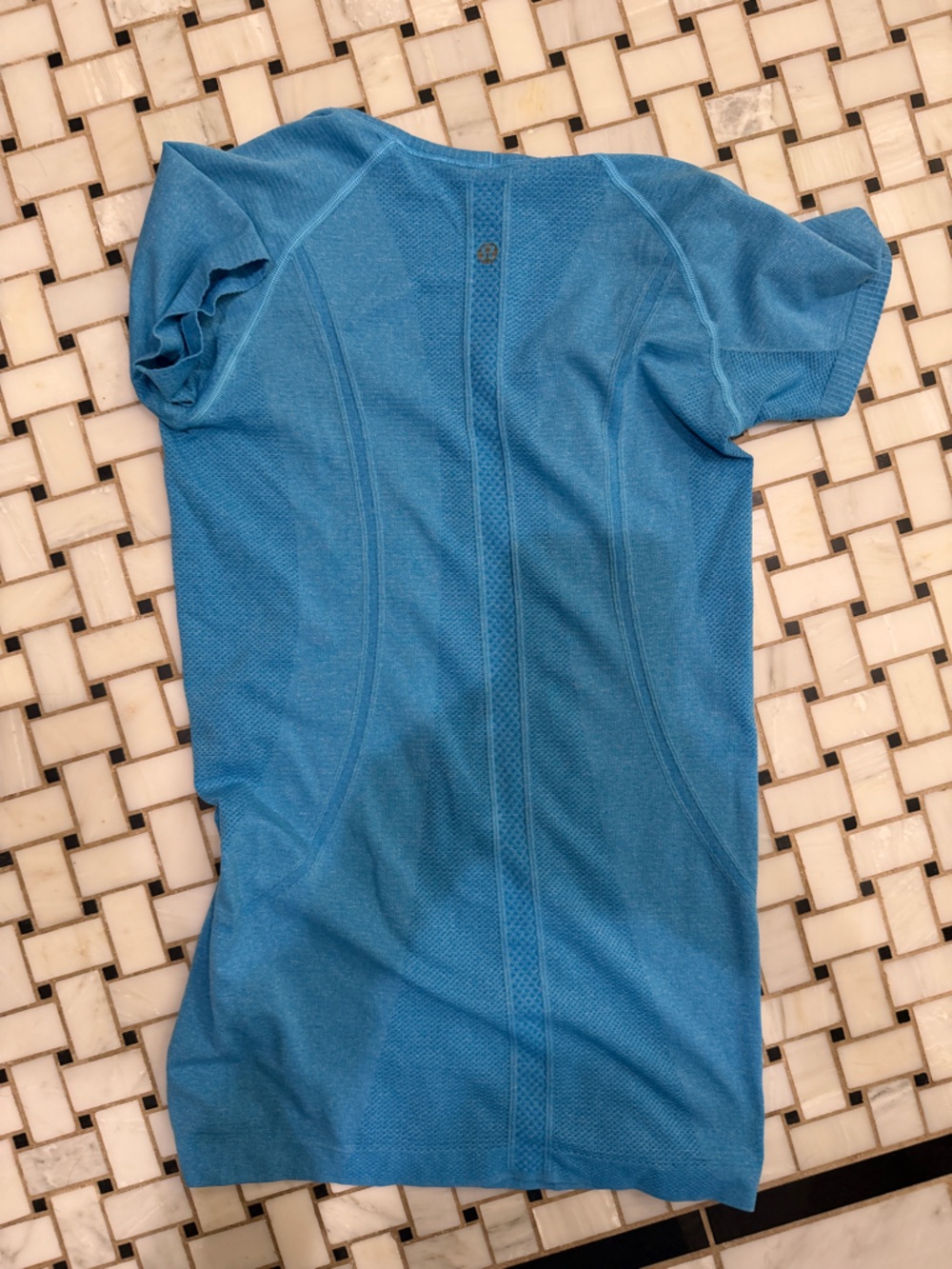 lululemon athletica Women's Short Sleeve V-Neck Athletic Top - Teal Blue - Picture 2 of 3